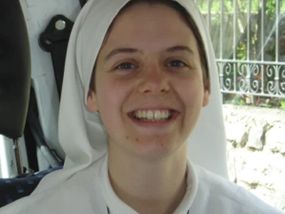 O todo o nada-hermana Clare Crockett